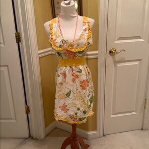 Vintage all Cotton Floral Full Apron